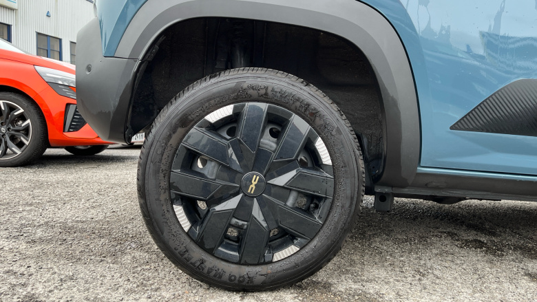 Dacia Spring 27kWh Extreme 65 48kW 5dr Auto Electric Hatchback